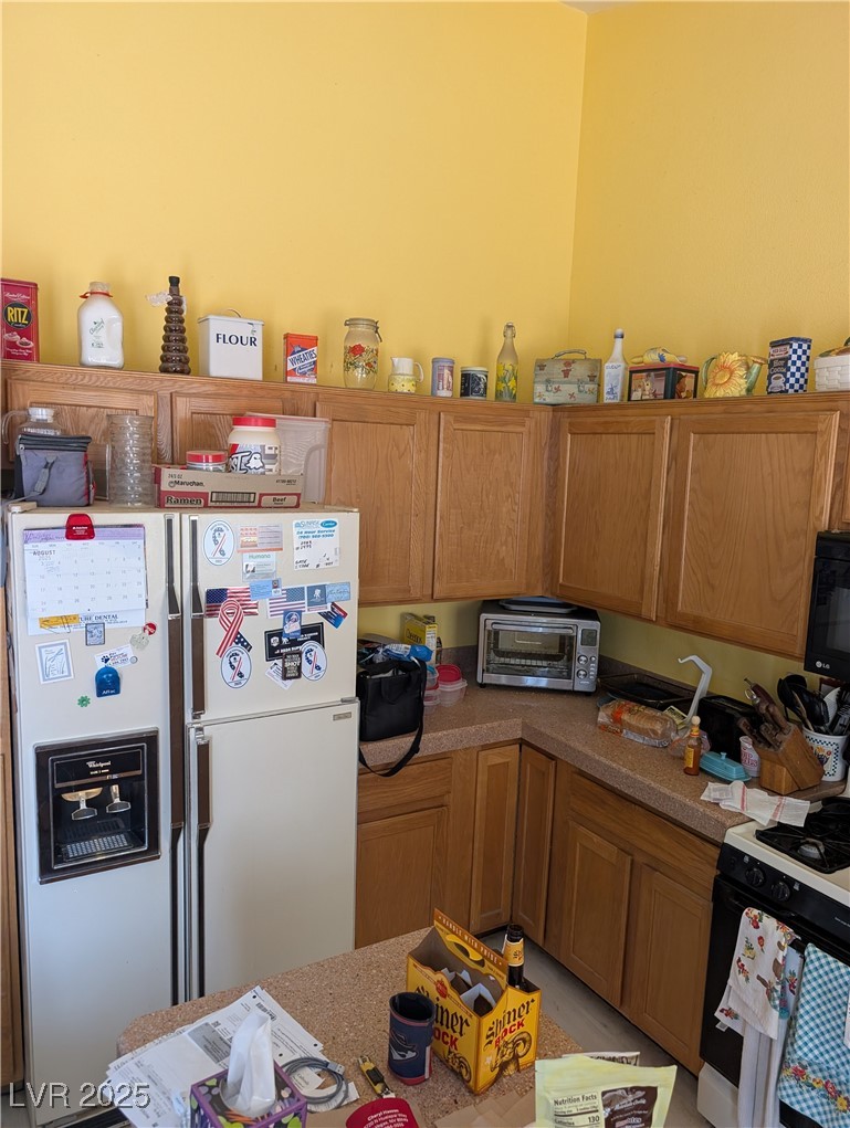 6805 Silver Chisel Avenue Property Photo 9