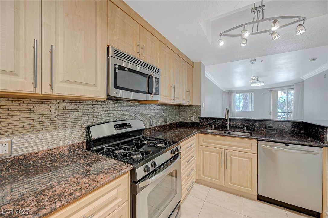 210 East Flamingo Road 105 Property Photo 8