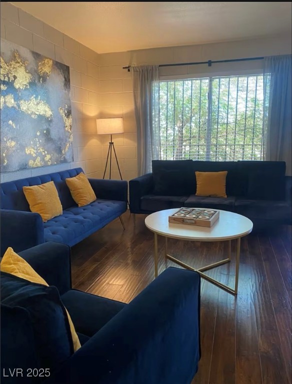 615 South Royal Crest Circle 8 Property Photo 1