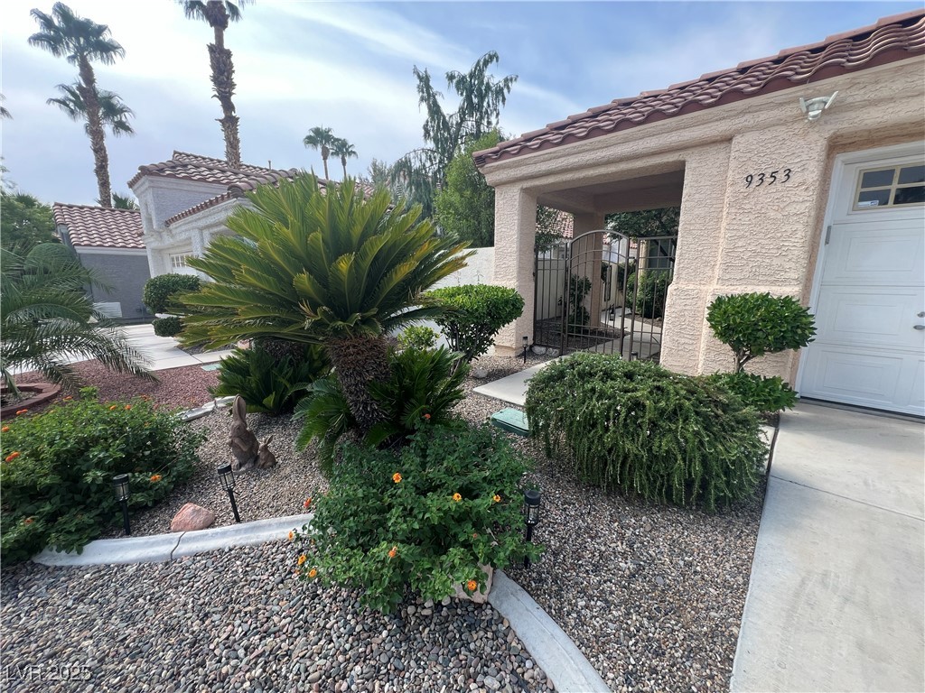 9353 Buckhaven Drive Property Photo 3