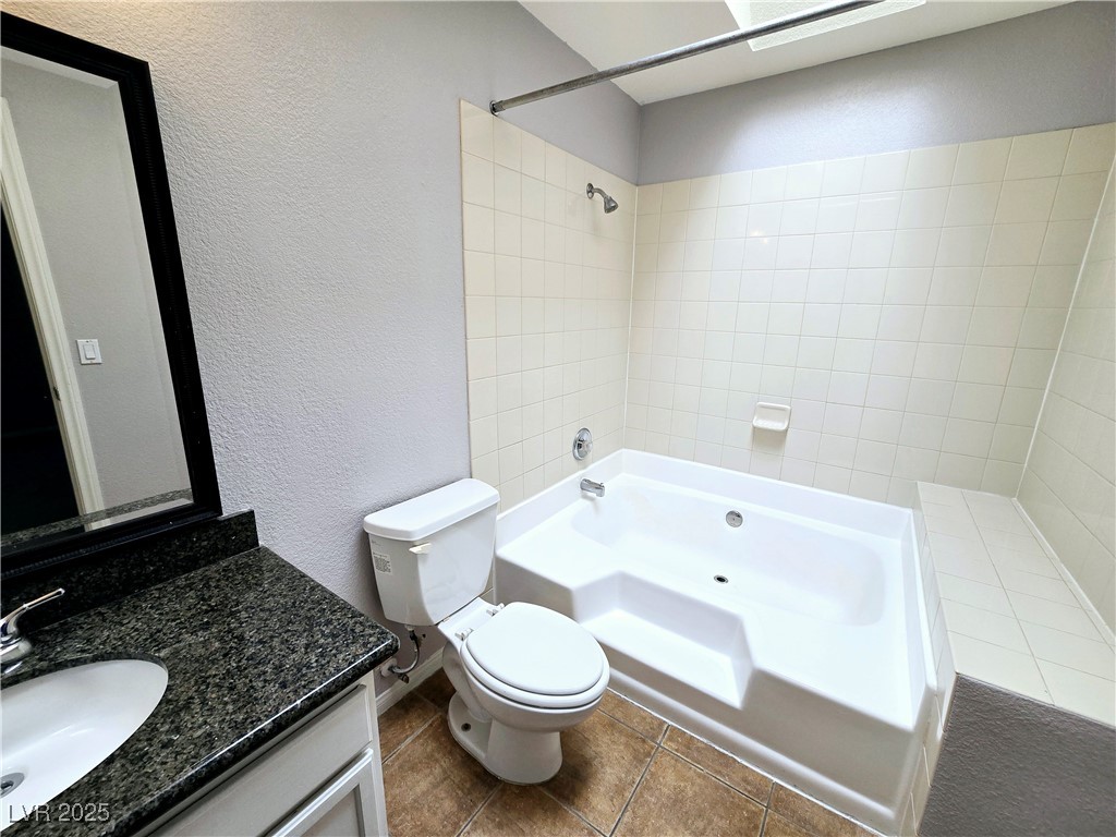 9325 West Desert Inn Road 229 Property Photo 11