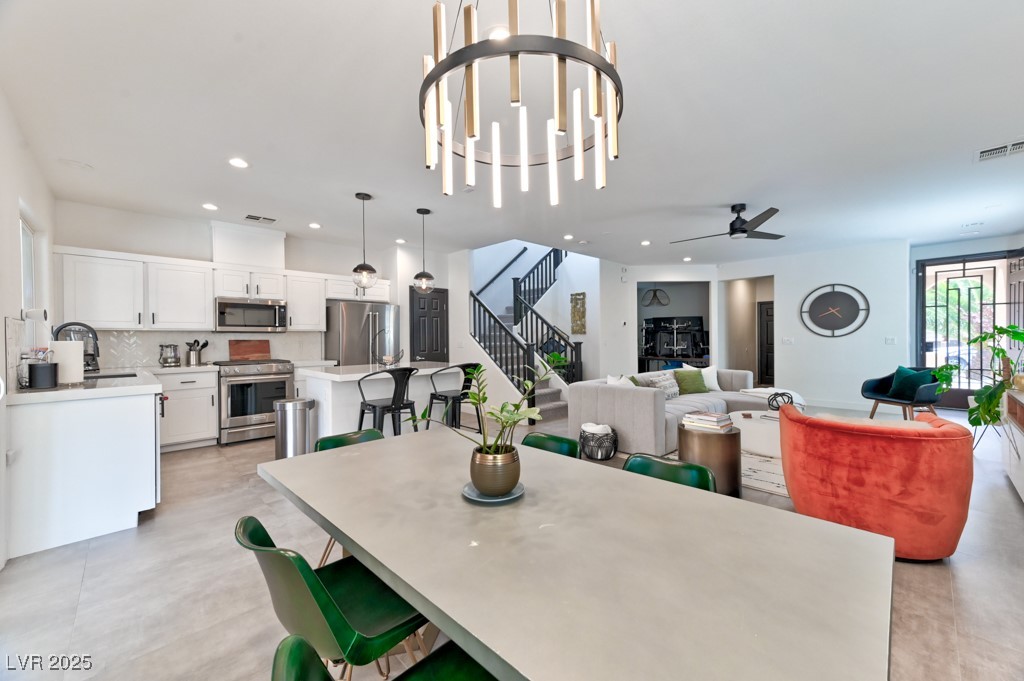 1041 Chestnut Chase Street Property Photo 4