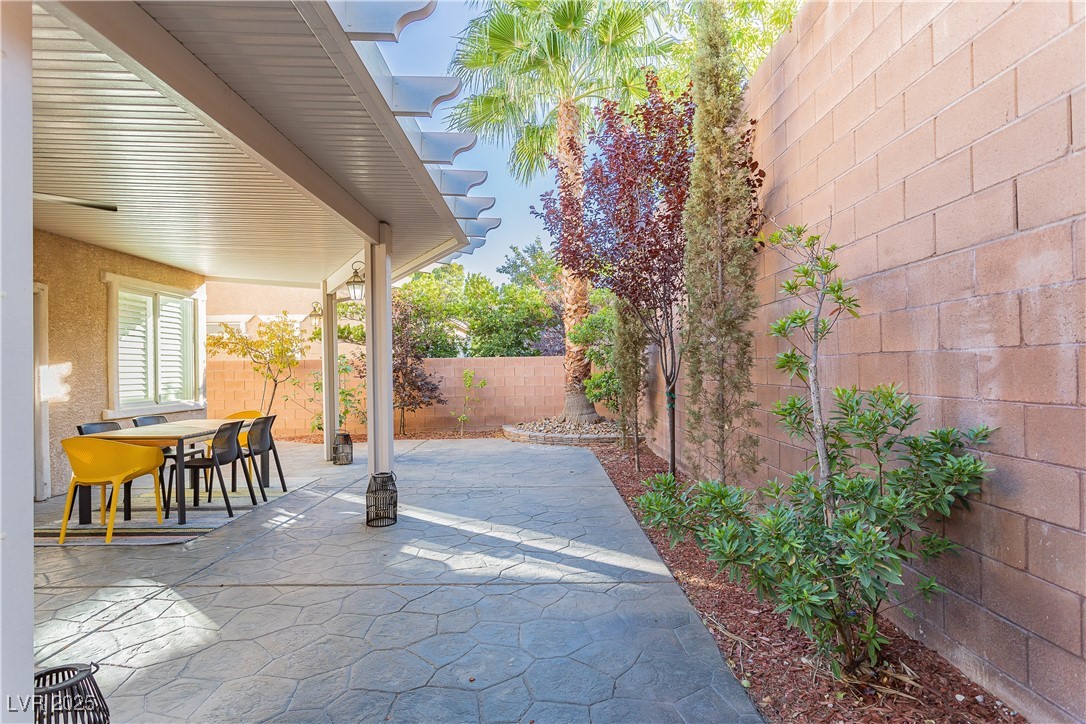 1041 Chestnut Chase Street Property Photo 54