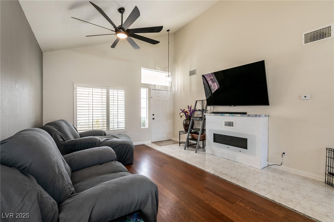 4370 Sunrise Shores Avenue Property Photo 4