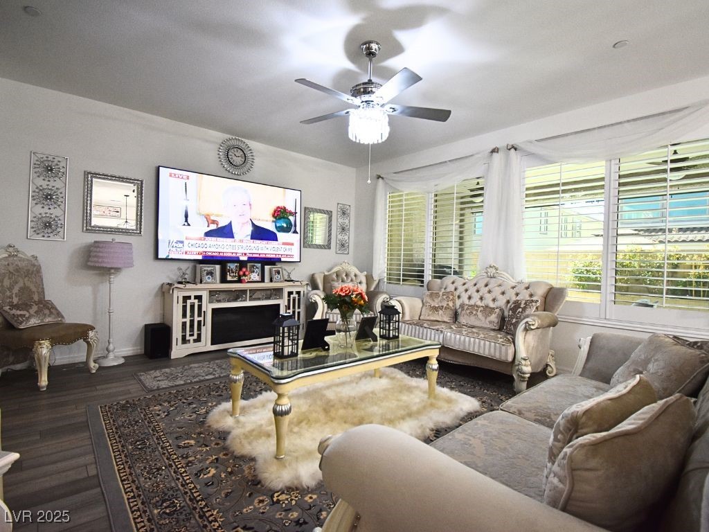 9985 Blackbark Court Property Photo 7