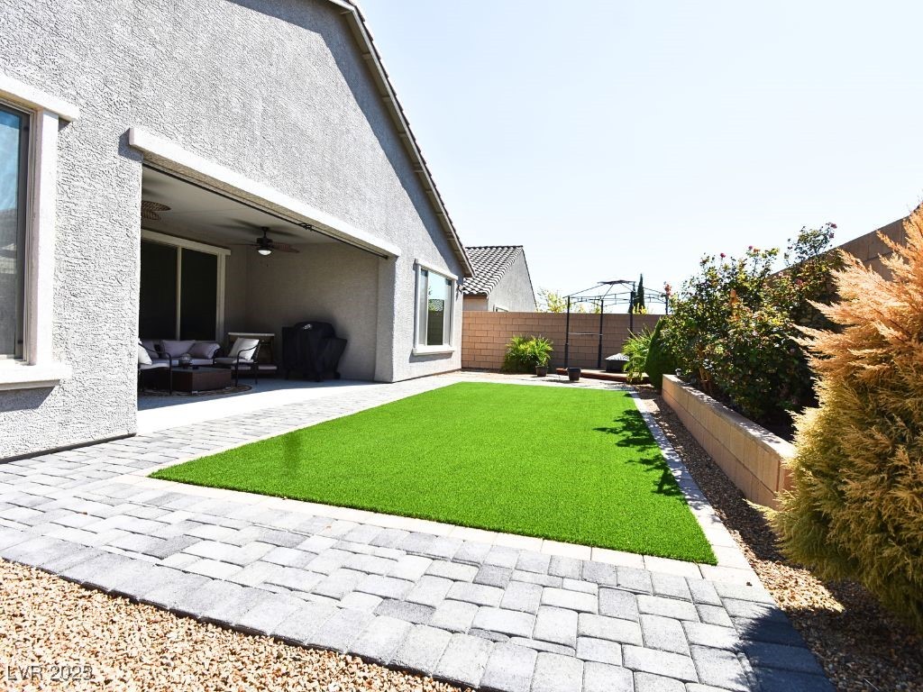 9985 Blackbark Court Property Photo 26