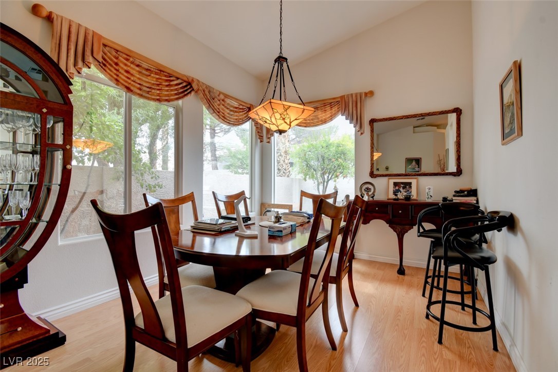 8759 Las Olivas Avenue Property Photo 9