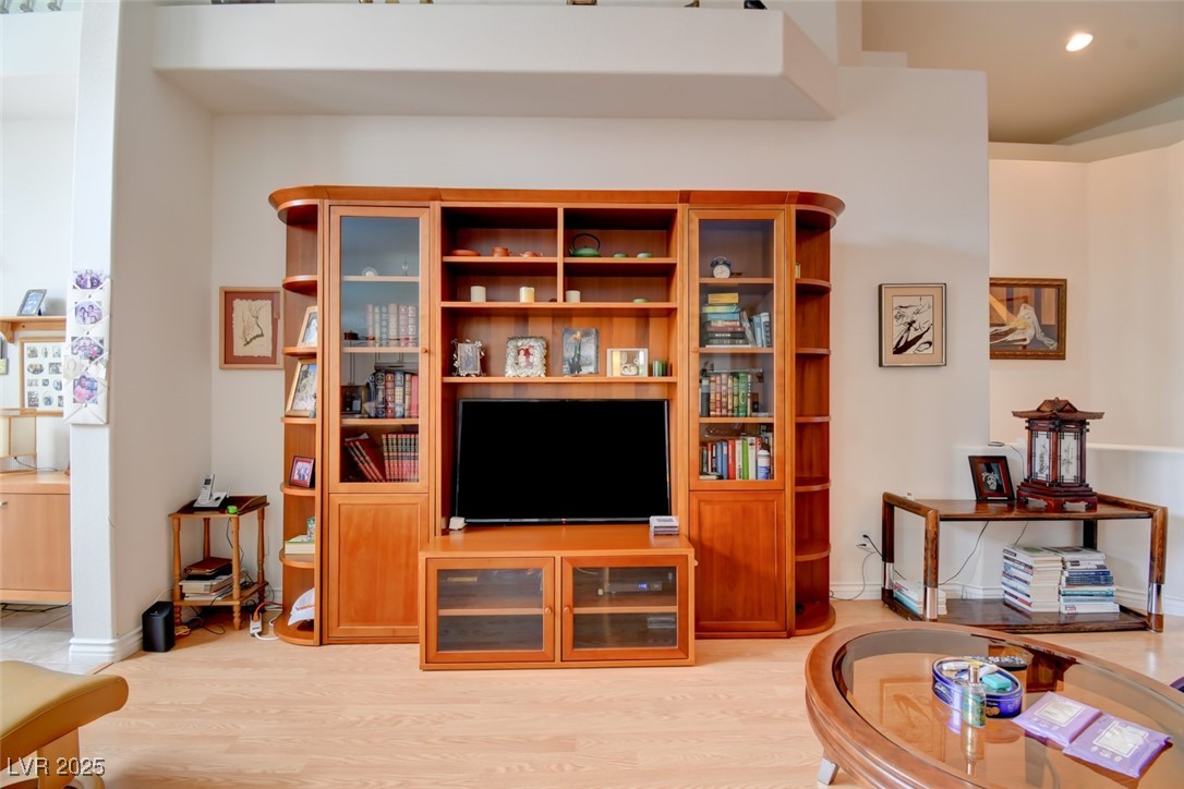 8759 Las Olivas Avenue Property Photo 14