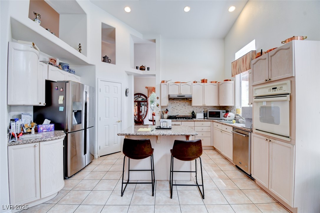 8759 Las Olivas Avenue Property Photo 18