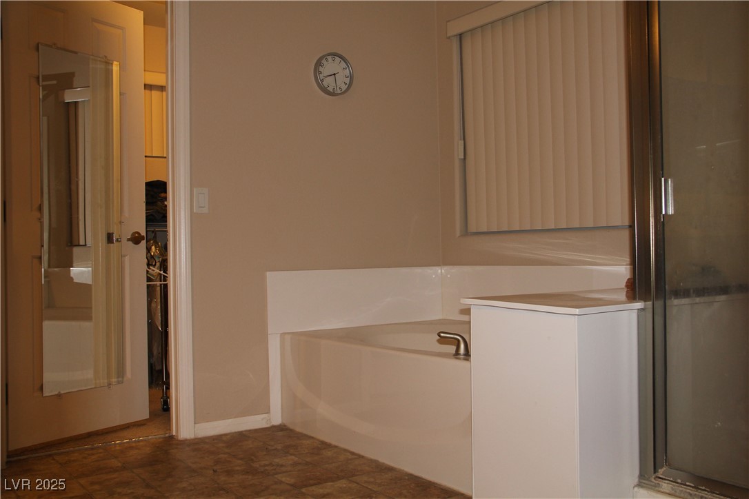 505 Dolphin Point Court Property Photo 6