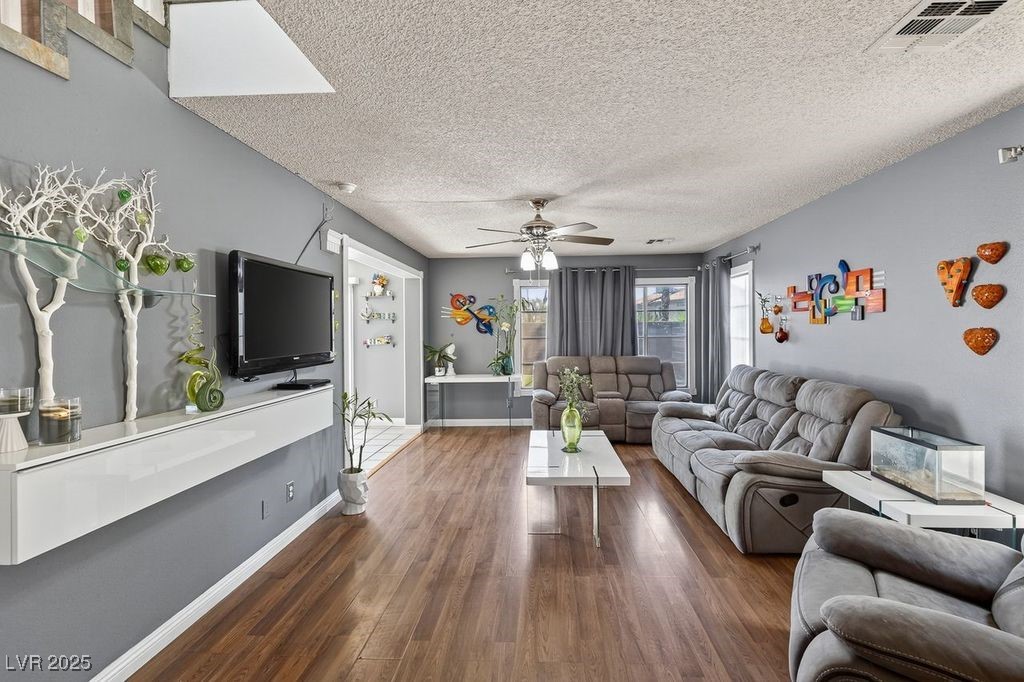 986 Painted Pony Drive Property Photo 4