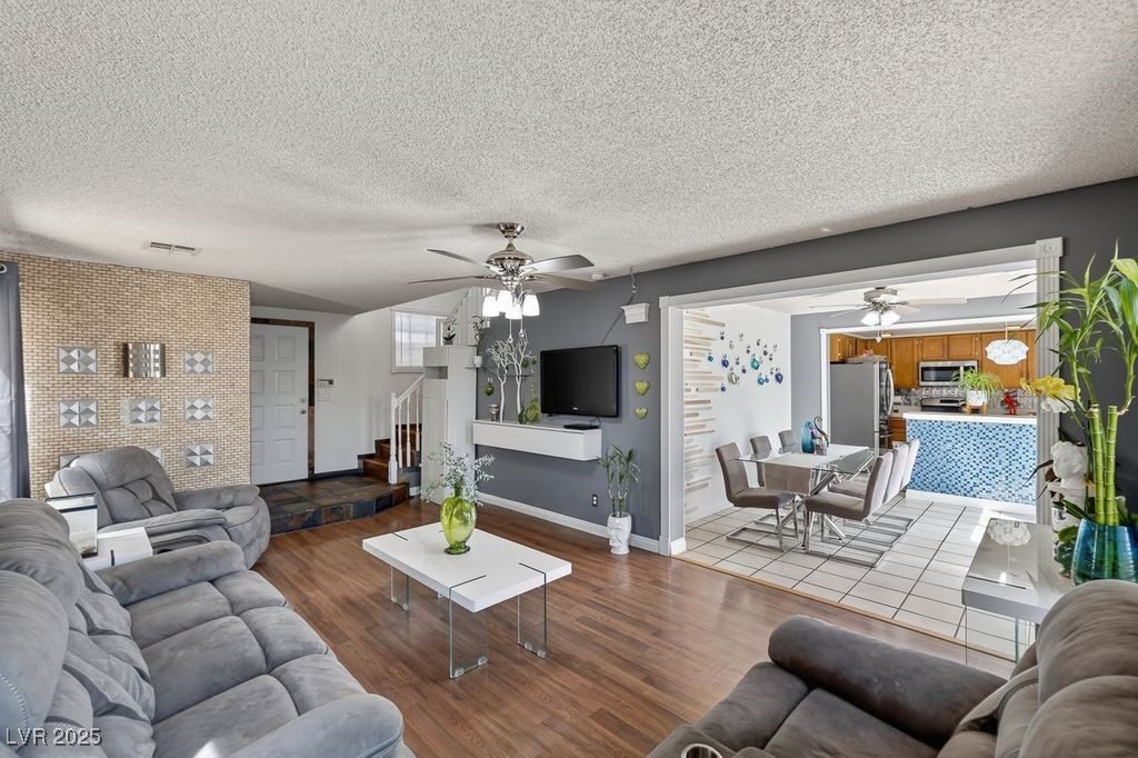 986 Painted Pony Drive Property Photo 6