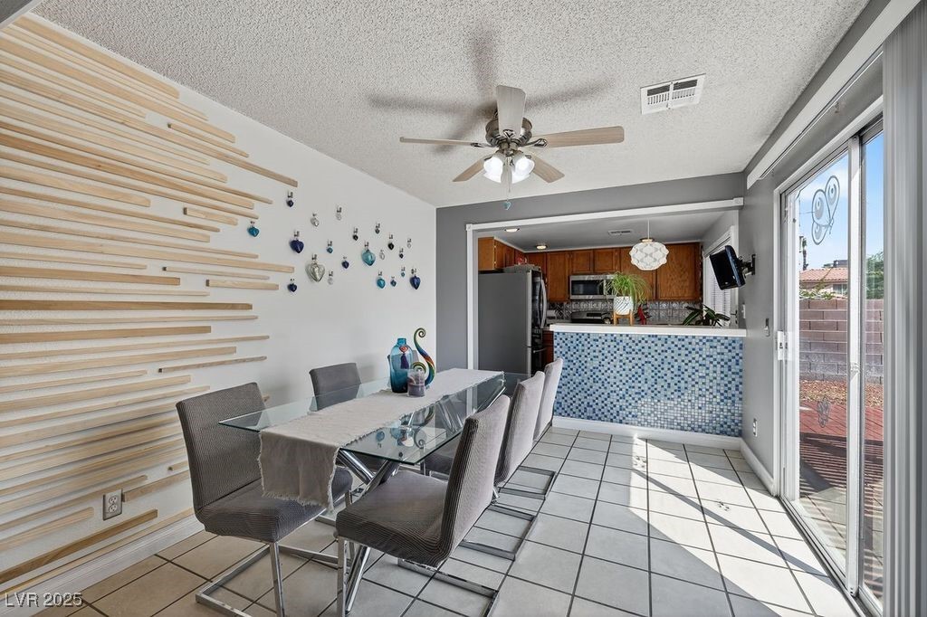 986 Painted Pony Drive Property Photo 8