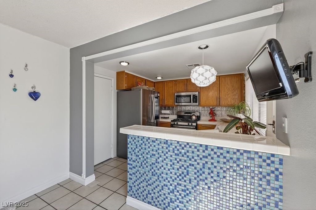 986 Painted Pony Drive Property Photo 9