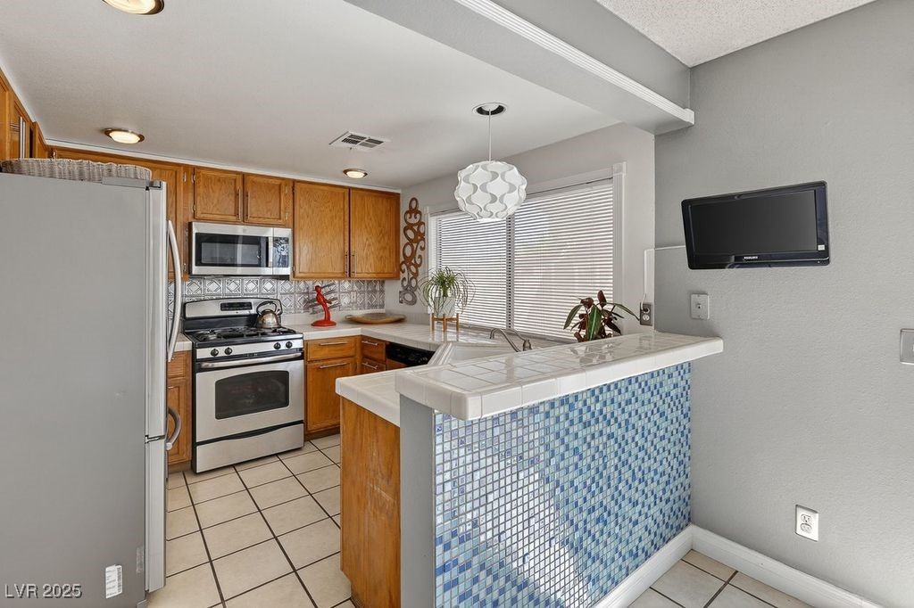 986 Painted Pony Drive Property Photo 10