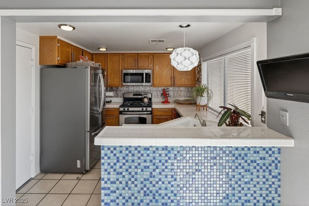 986 Painted Pony Drive Property Photo 11