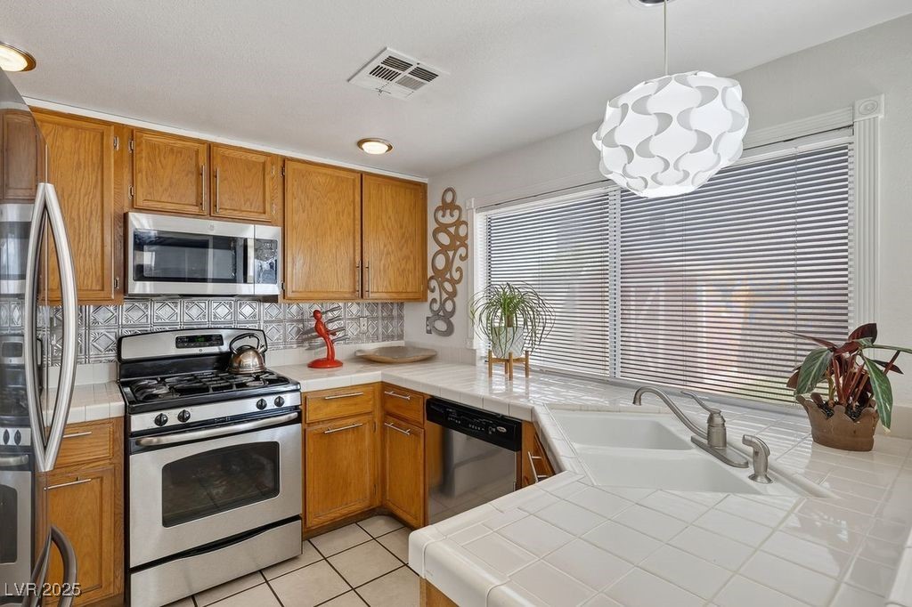 986 Painted Pony Drive Property Photo 12