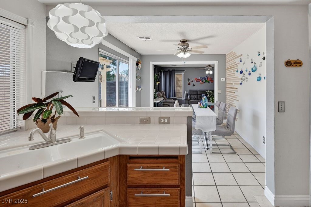 986 Painted Pony Drive Property Photo 13