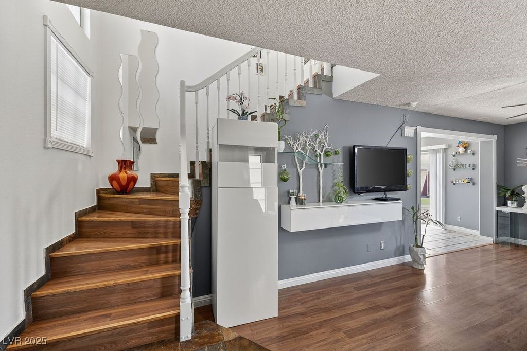 986 Painted Pony Drive Property Photo 15