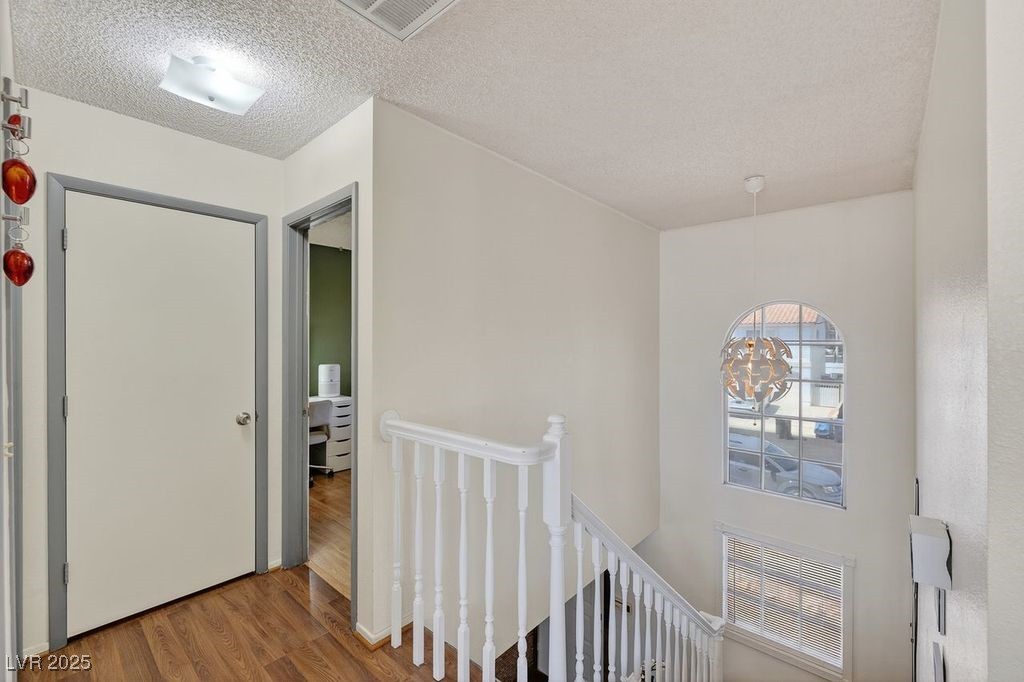 986 Painted Pony Drive Property Photo 16