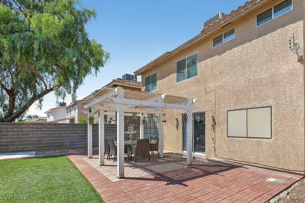 986 Painted Pony Drive Property Photo 31