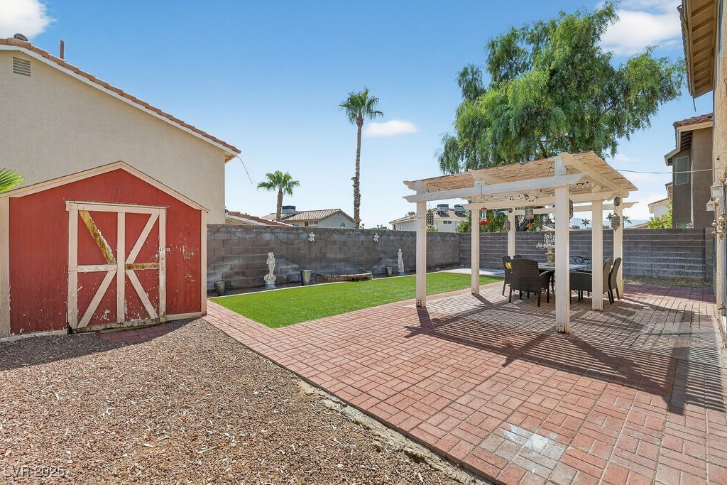 986 Painted Pony Drive Property Photo 34