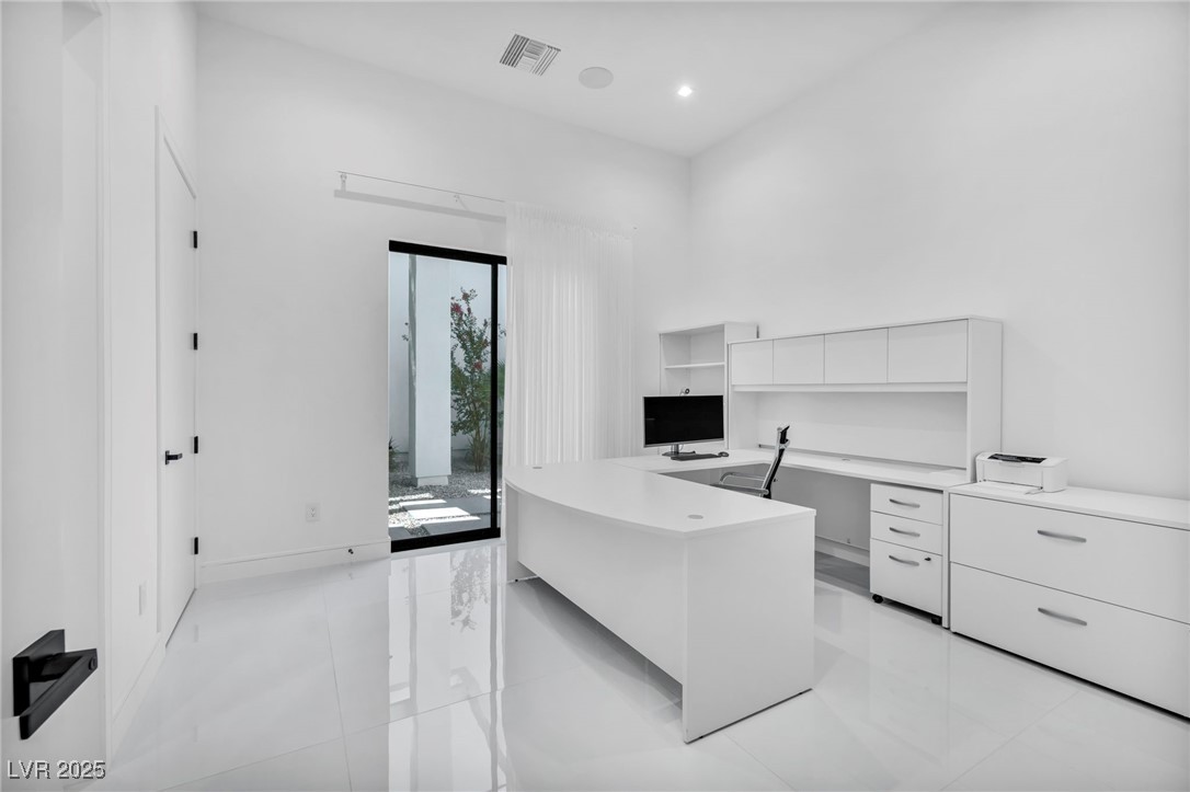 9760 Solar Avenue Property Photo 38