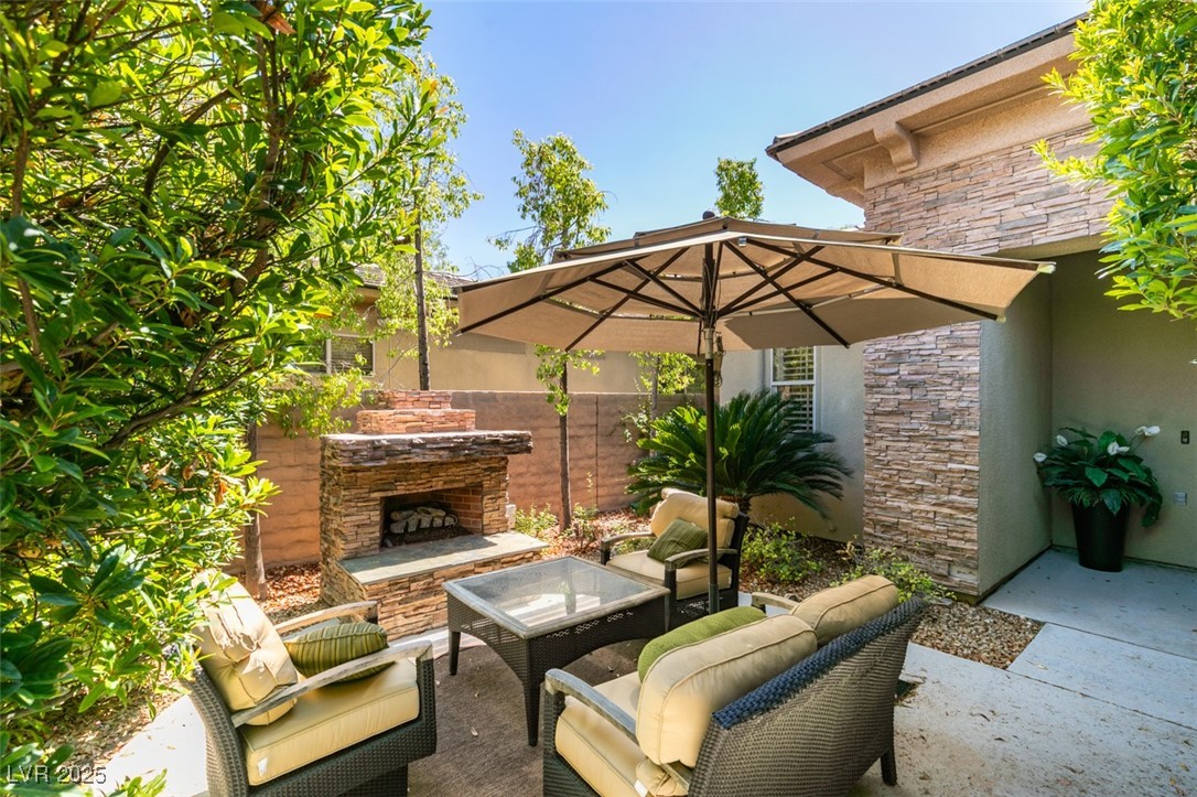 46 Fountainhead Circle Property Photo 3