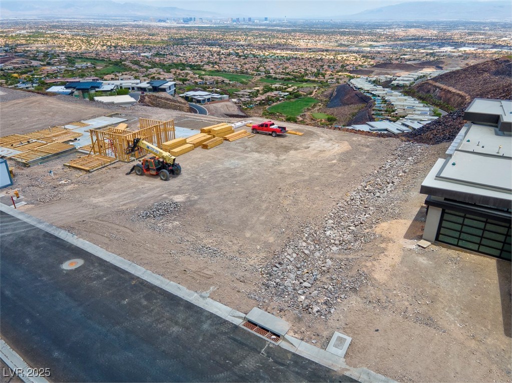 567 Rock Peak Drive Property Photo 3