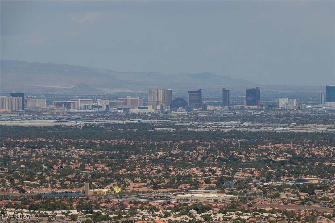 567 Rock Peak Drive Property Photo 12