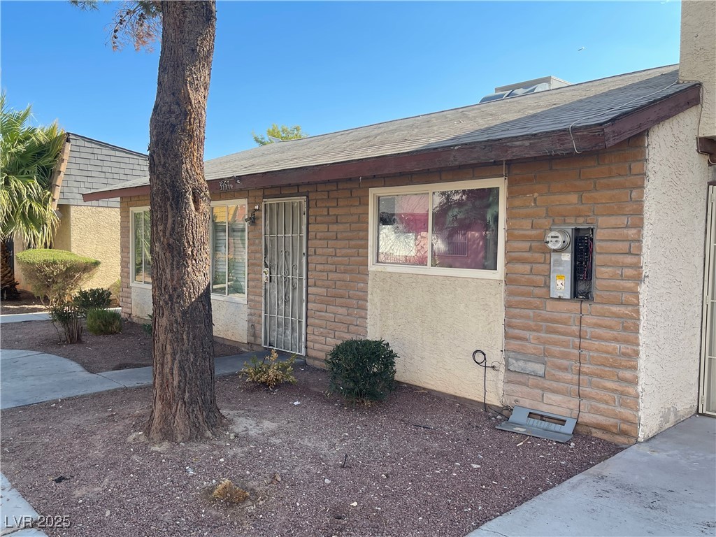 3957 Torsby Place Property Photo 1