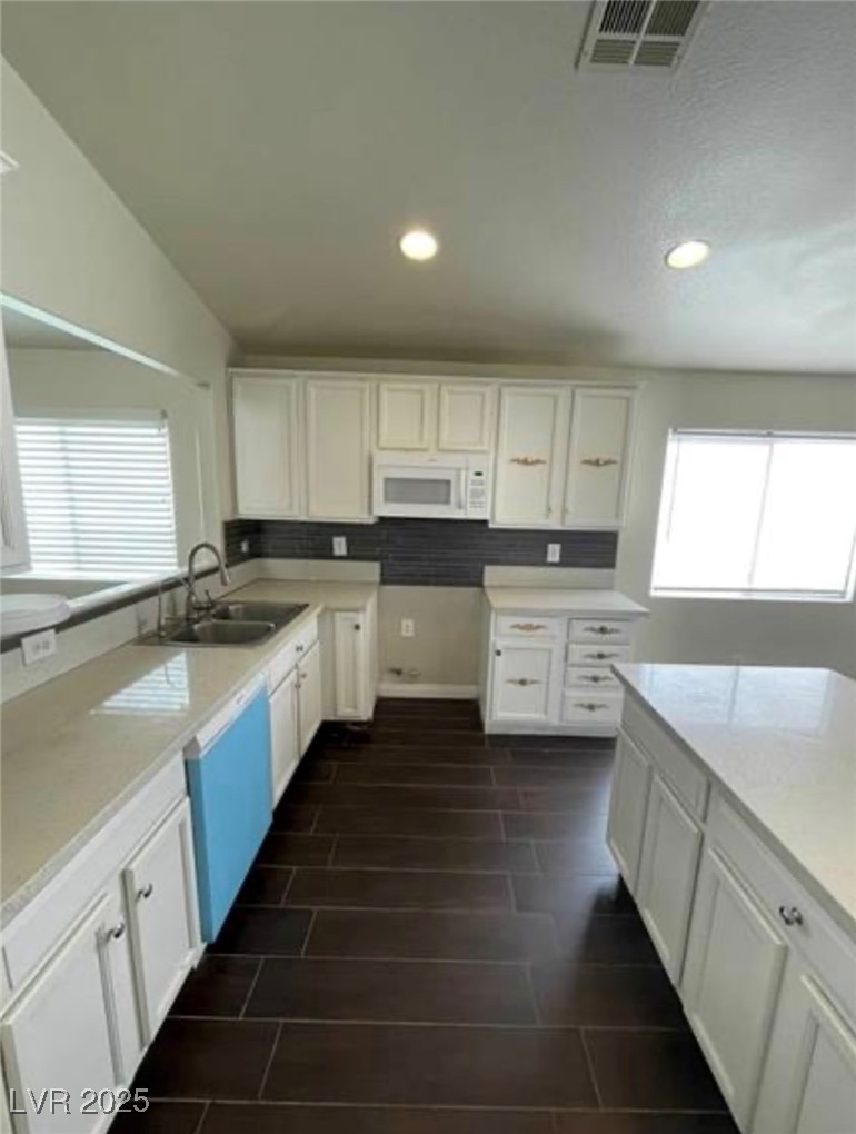 5713 Lawrence Street Property Photo 5