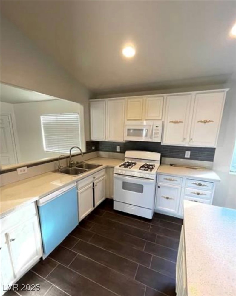 5713 Lawrence Street Property Photo 6