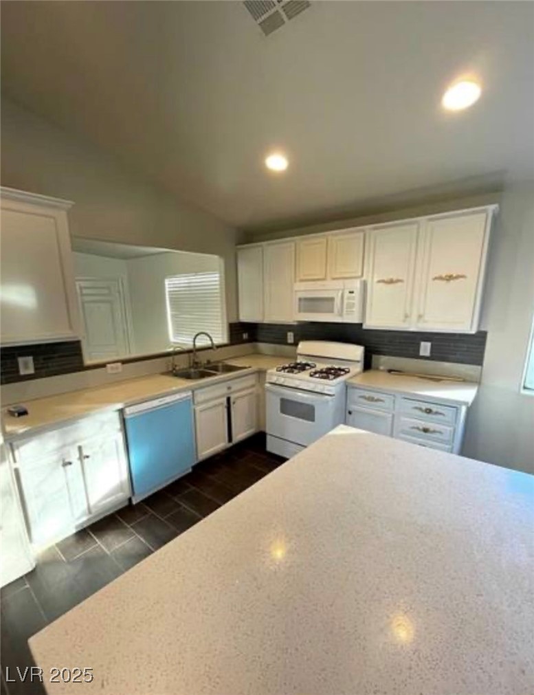 5713 Lawrence Street Property Photo 7