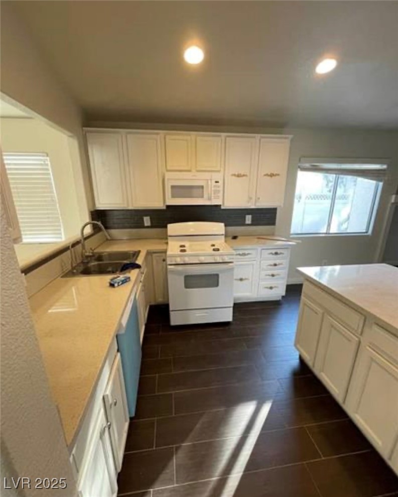 5713 Lawrence Street Property Photo 9