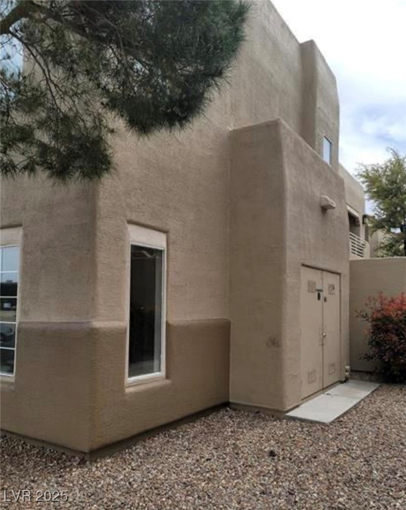 1909 Villa Palms Court 109 Property Photo 10