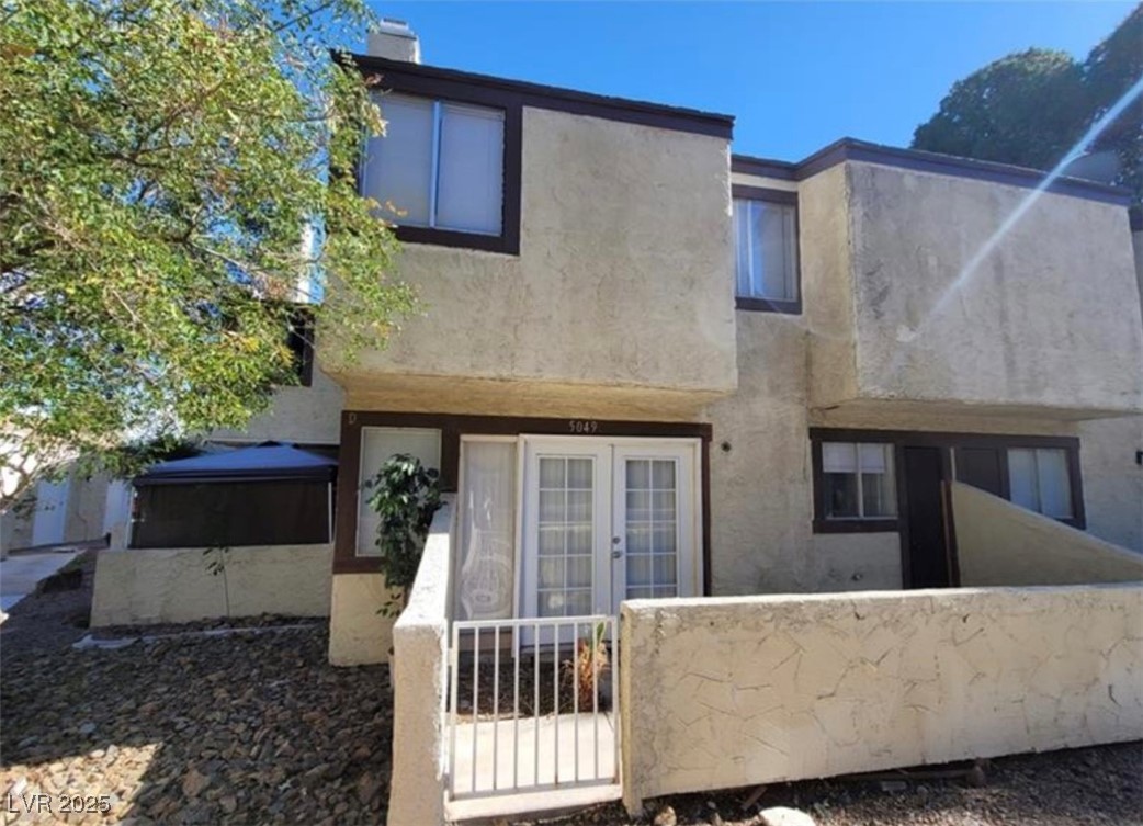 5049 Spencer Street D Property Photo 1