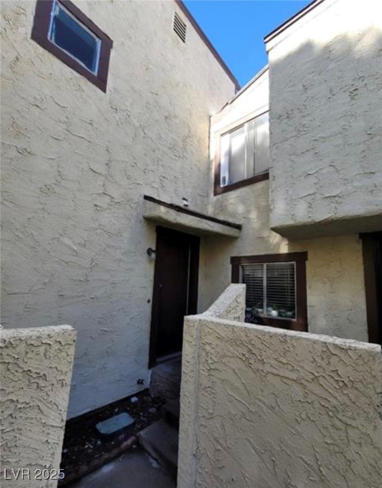 5049 Spencer Street D Property Photo 8