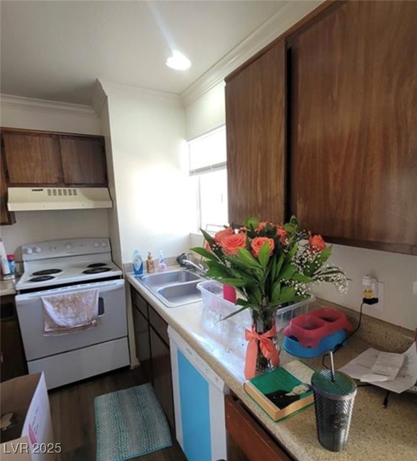 5049 Spencer Street D Property Photo 11