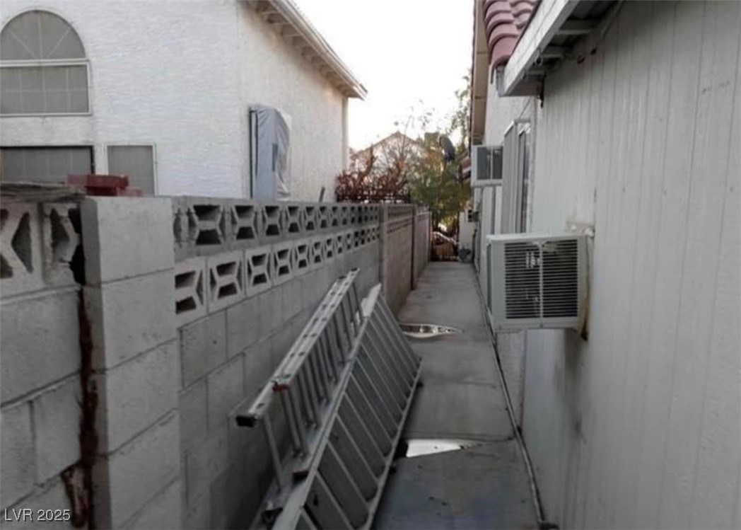1747 Angel Falls Street Property Photo 14
