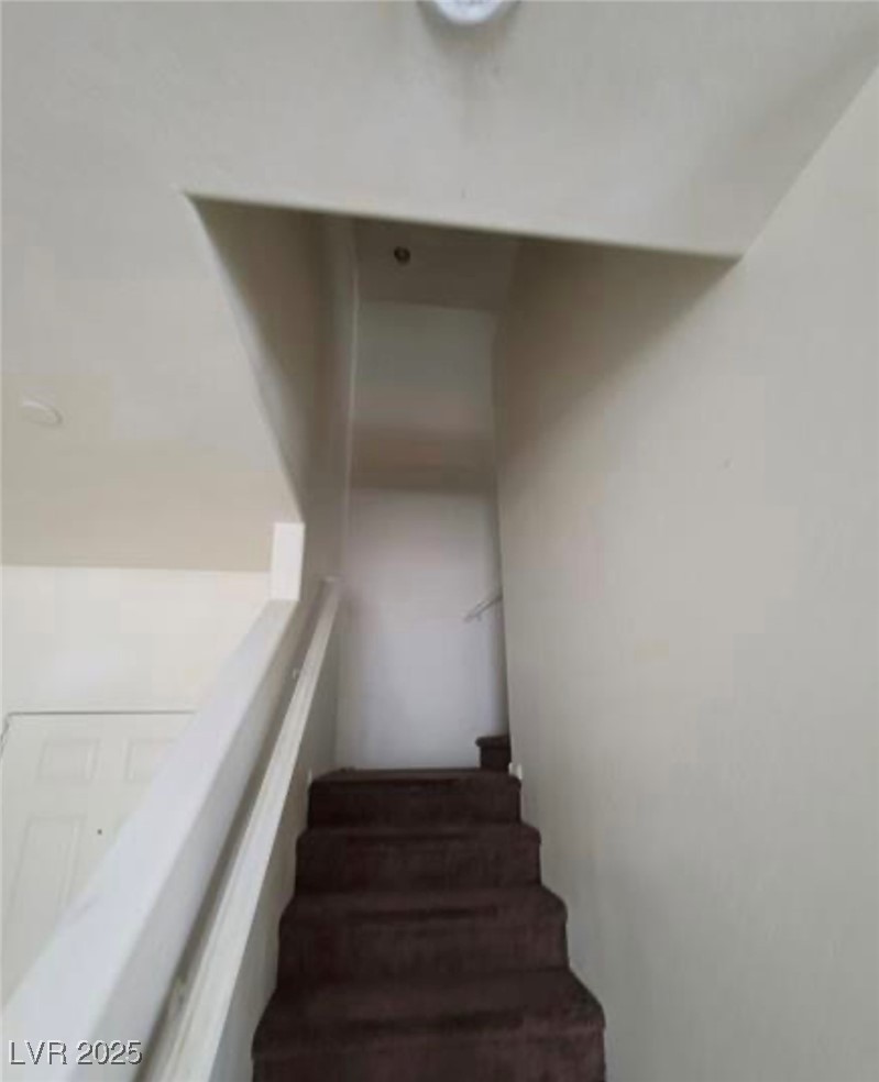 9033 Savvy Seam Court Property Photo 24