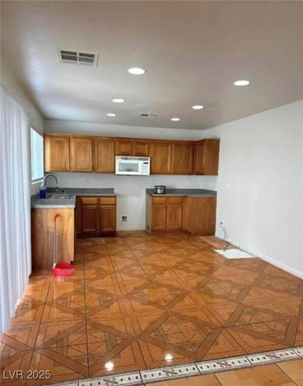 5607 West Dewey Drive Property Photo 8
