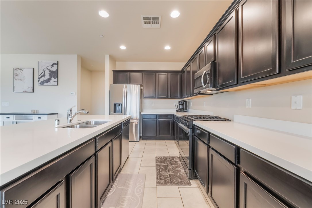 1132 Strada Cristallo Property Photo 2