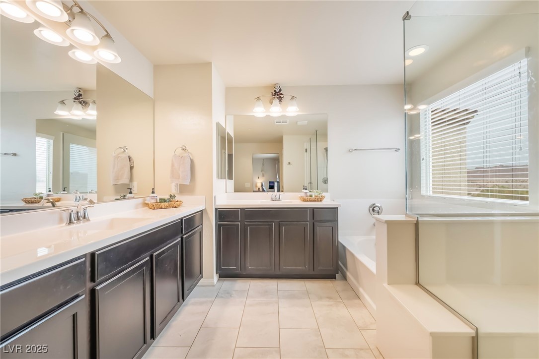 1132 Strada Cristallo Property Photo 18