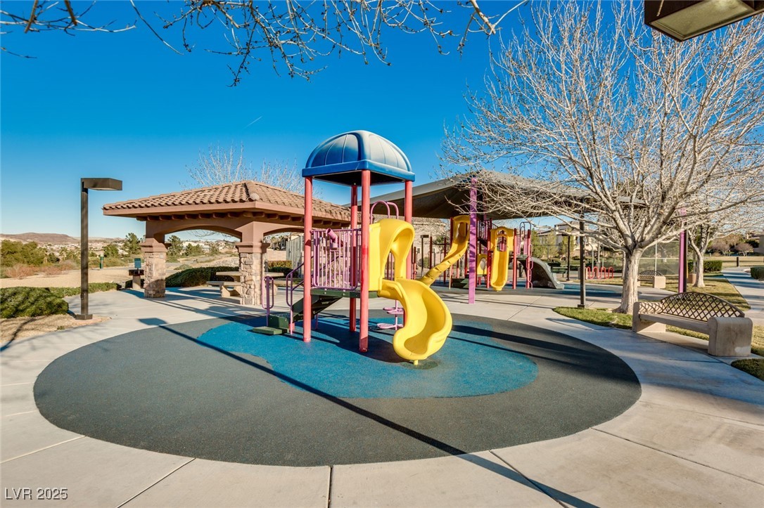 1132 Strada Cristallo Property Photo 34