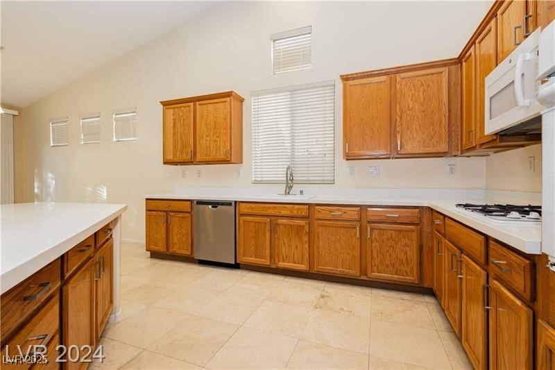 11204 Newbury Hills Avenue Property Photo 5