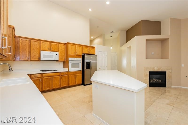 11204 Newbury Hills Avenue Property Photo 7