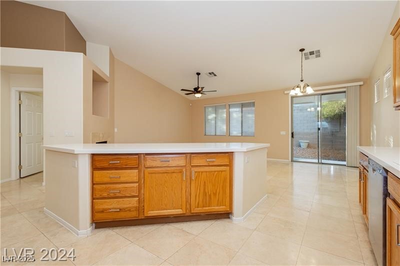 11204 Newbury Hills Avenue Property Photo 16