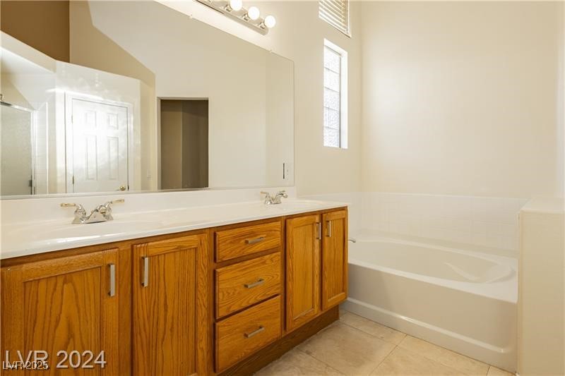 11204 Newbury Hills Avenue Property Photo 23