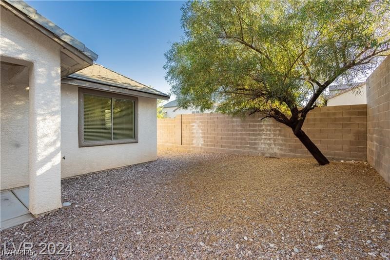 11204 Newbury Hills Avenue Property Photo 40